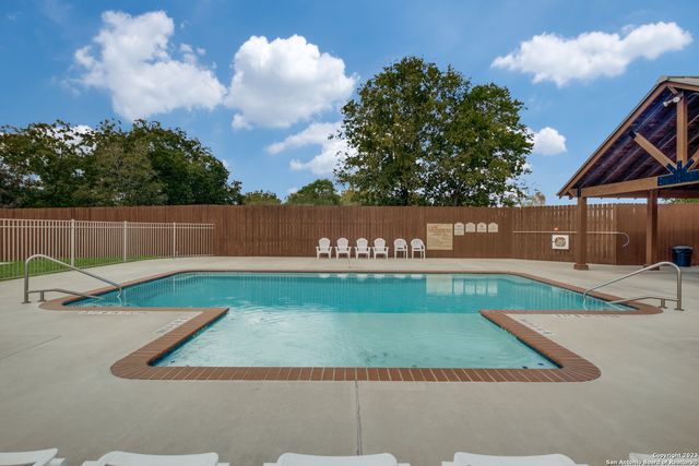 540 River Run Apt 102, New Braunfels, TX 78132