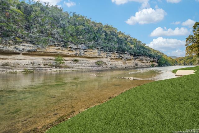 540 River Run Apt 102, New Braunfels, TX 78132