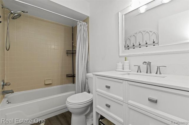 732 Hamilton Court, Rochester Hills, MI 48307