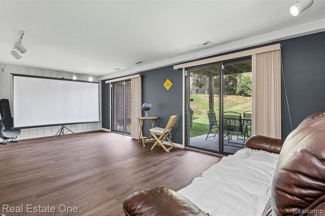 732 Hamilton Court, Rochester Hills, MI 48307