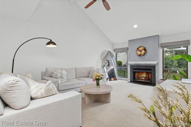 732 Hamilton Court, Rochester Hills, MI 48307