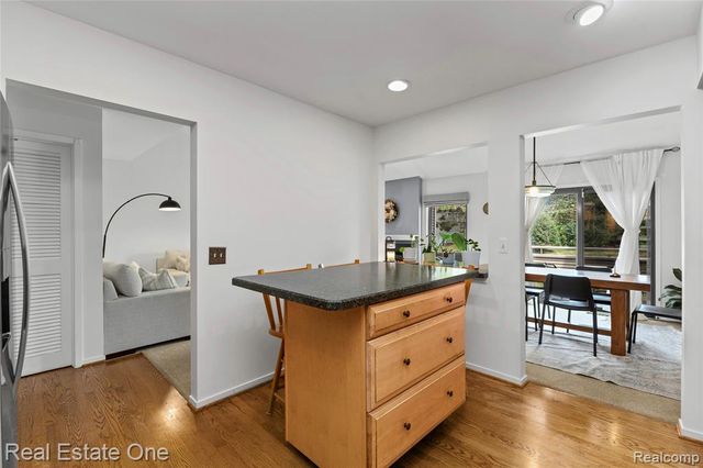 732 Hamilton Court, Rochester Hills, MI 48307