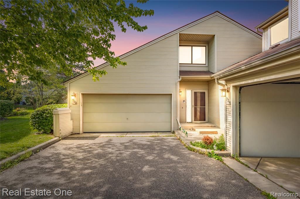 732 Hamilton Court, Rochester Hills, MI 48307