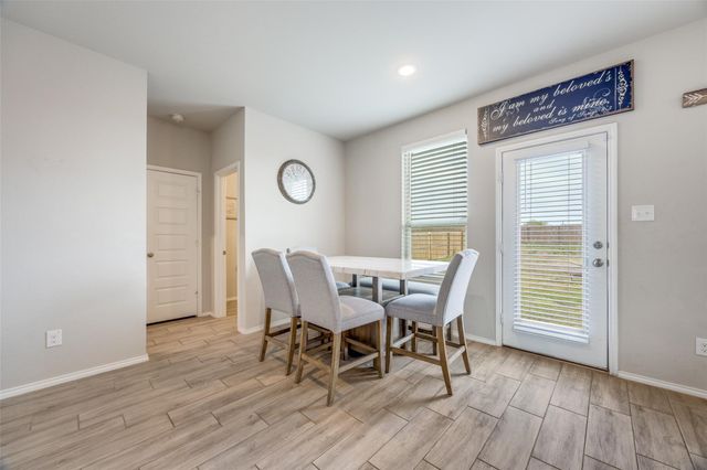 926 Hurstwood Drive, Van Alstyne, TX 75495