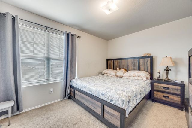 926 Hurstwood Drive, Van Alstyne, TX 75495