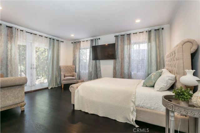 5825 Fulton Avenue, Valley Glen, CA 91401
