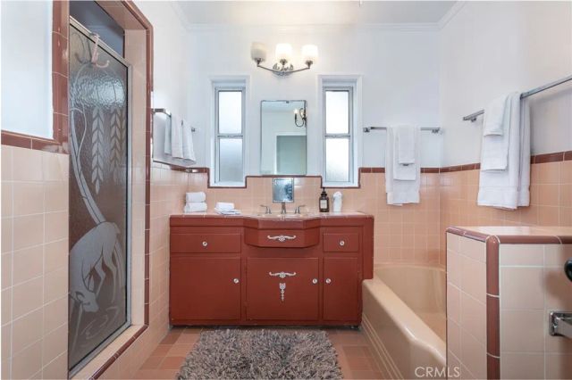 5825 Fulton Avenue, Valley Glen, CA 91401