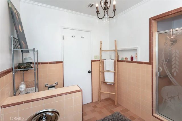 5825 Fulton Avenue, Valley Glen, CA 91401