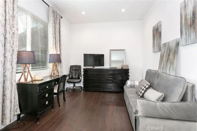 5825 Fulton Avenue, Valley Glen, CA 91401