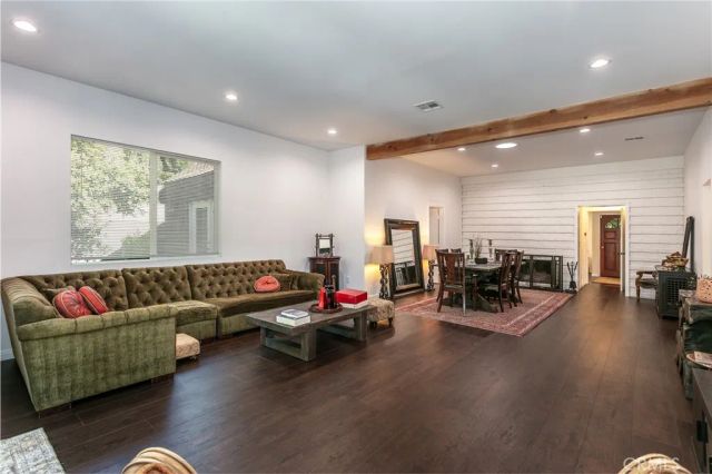 5825 Fulton Avenue, Valley Glen, CA 91401