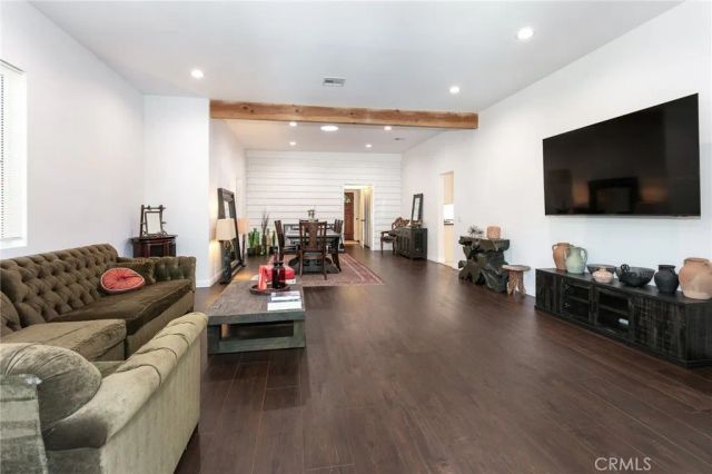 5825 Fulton Avenue, Valley Glen, CA 91401