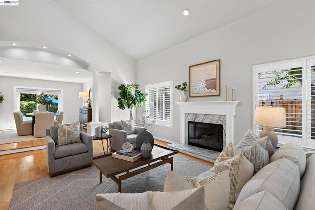 749 Sweet Water Dr, Danville, CA 94506