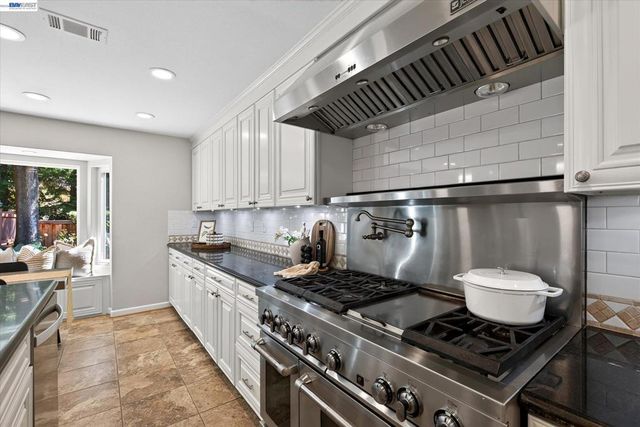 749 Sweet Water Dr, Danville, CA 94506