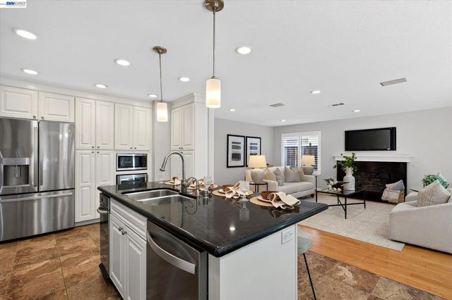 749 Sweet Water Dr, Danville, CA 94506