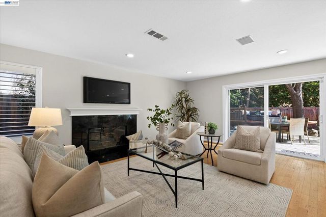 749 Sweet Water Dr, Danville, CA 94506