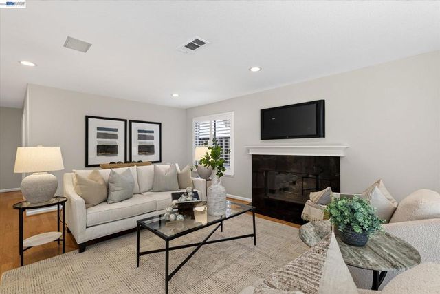 749 Sweet Water Dr, Danville, CA 94506
