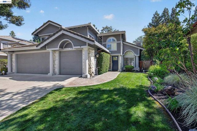 749 Sweet Water Dr, Danville, CA 94506