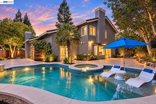 749 Sweet Water Dr, Danville, CA 94506
