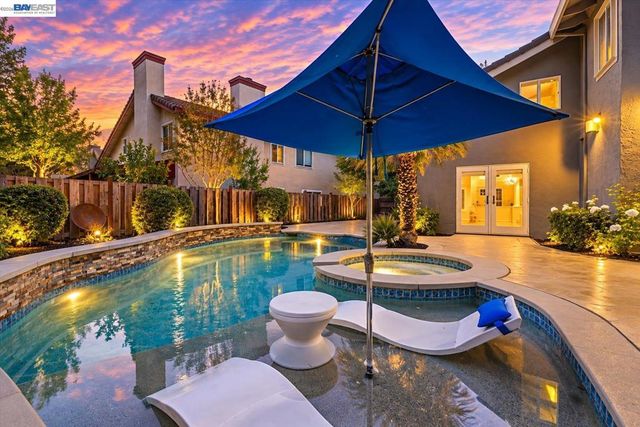 749 Sweet Water Dr, Danville, CA 94506
