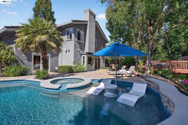749 Sweet Water Dr, Danville, CA 94506