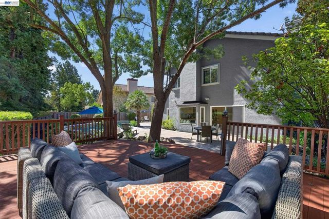 749 Sweet Water Dr, Danville, CA 94506