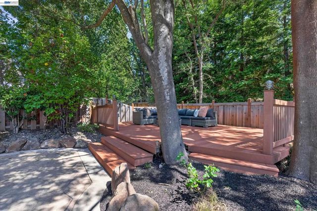 749 Sweet Water Dr, Danville, CA 94506