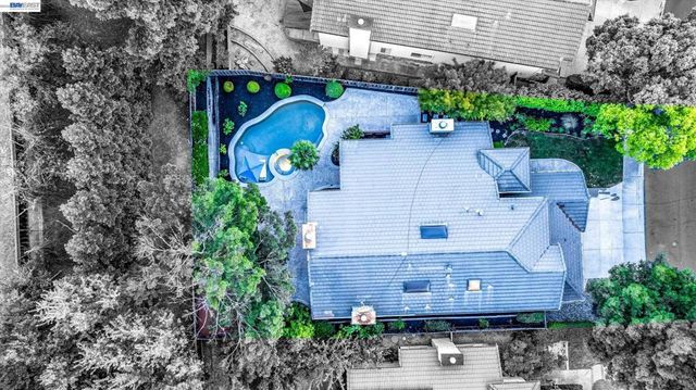 749 Sweet Water Dr, Danville, CA 94506