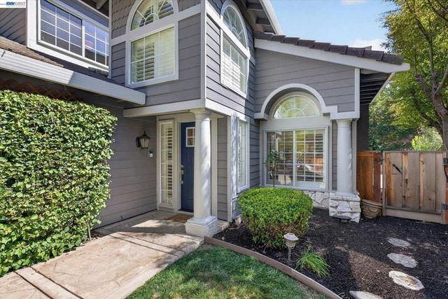 749 Sweet Water Dr, Danville, CA 94506