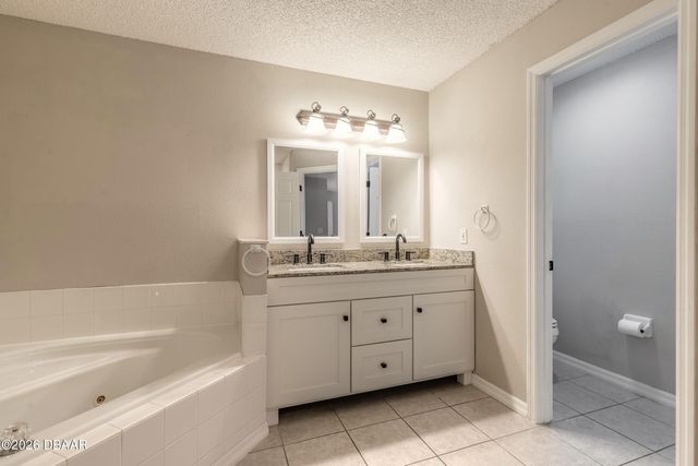 22 Raeland Lane, Palm Coast, FL 32164