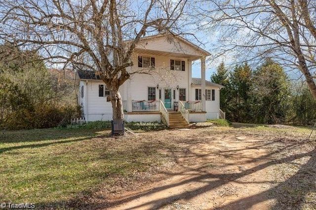 221 Dogtrot Road, Mocksville, NC 27028