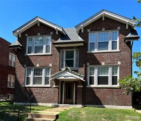 4615 Shenandoah Avenue, St Louis, MO 63110