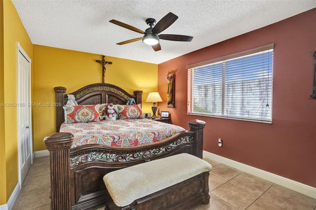 2359 W 74th St 1-104, Hialeah, FL 33016
