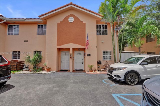 2359 W 74th St 1-104, Hialeah, FL 33016