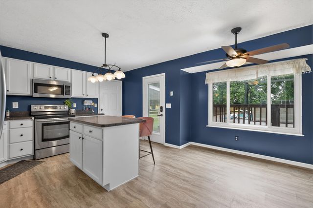 596 Buckshire Glen Drive, Florence, KY 41042
