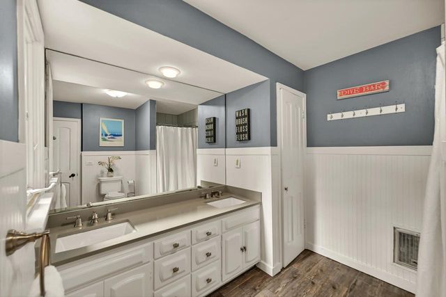 7801 N Regent ROAD, Fox Point, WI 53217
