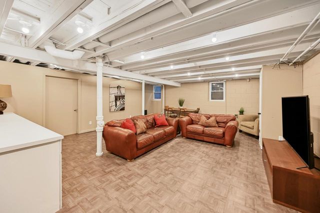 7801 N Regent ROAD, Fox Point, WI 53217