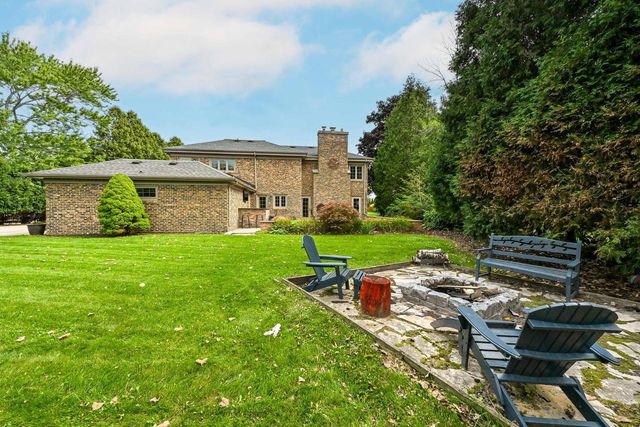 7801 N Regent ROAD, Fox Point, WI 53217