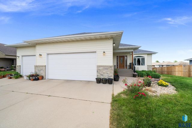 7708 W Justice St Street, Sioux Falls, SD 57106