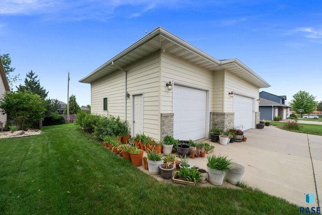 7708 W Justice St Street, Sioux Falls, SD 57106