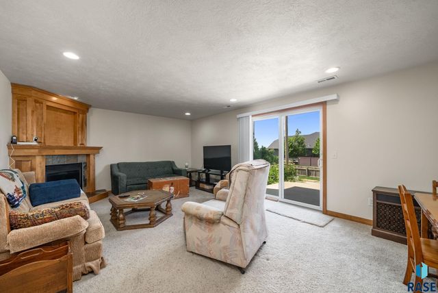 7708 W Justice St Street, Sioux Falls, SD 57106