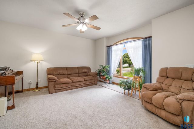 7708 W Justice St Street, Sioux Falls, SD 57106