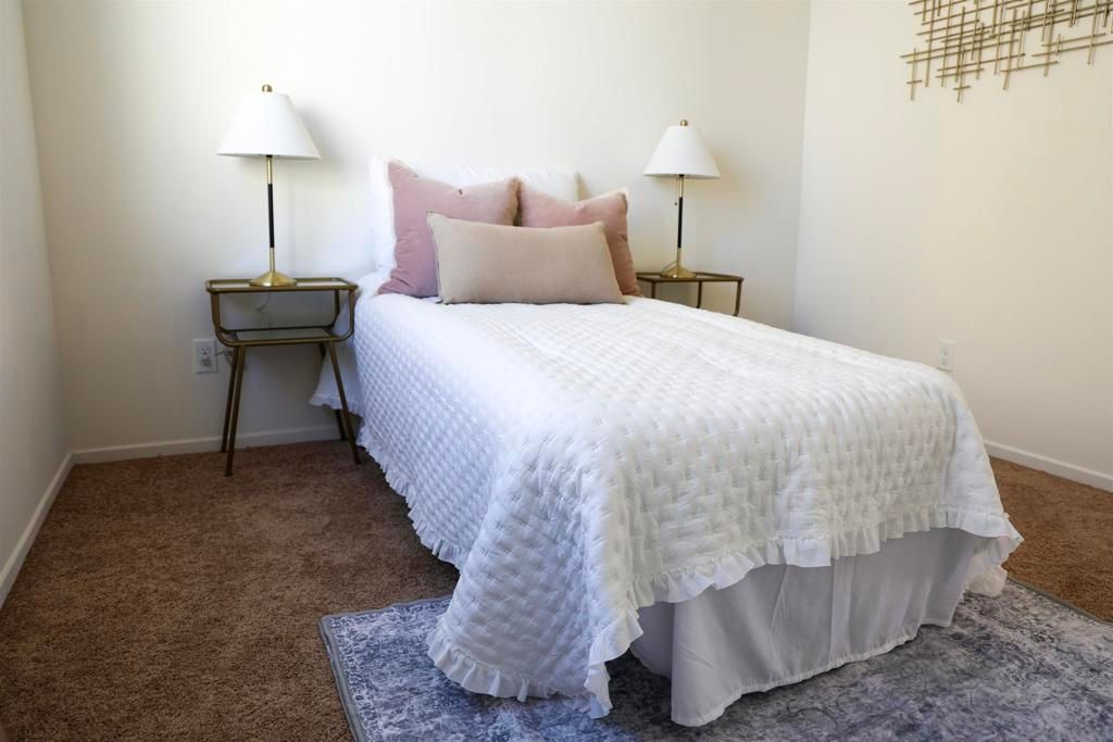 Image 11 of property listing at 459 Creekside Circle, San Diego, CA 92113