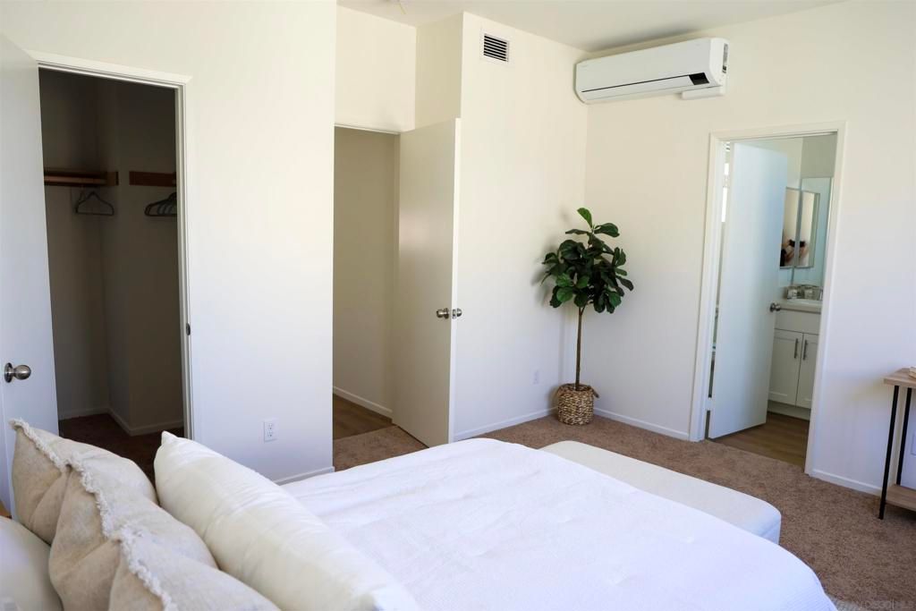 Image 18 of property listing at 459 Creekside Circle, San Diego, CA 92113