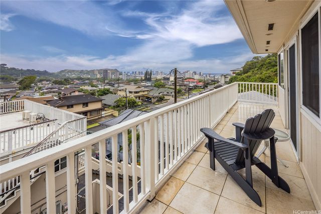 718 Alewa Drive, Honolulu, HI 96817