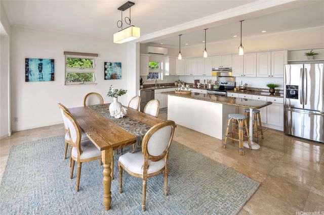 718 Alewa Drive, Honolulu, HI 96817