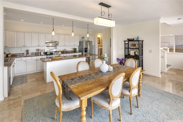 718 Alewa Drive, Honolulu, HI 96817