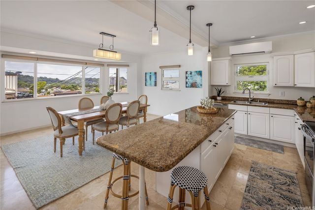 718 Alewa Drive, Honolulu, HI 96817