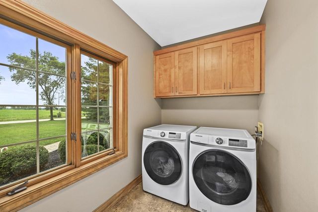 N56W27072 Lisbon ROAD, Lisbon, WI 53089