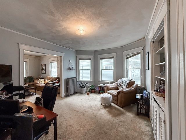 10 Hunnewell Ave 10, Boston, MA 02135
