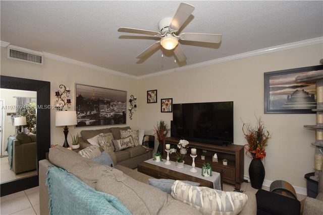 3050 NE 5th Ter 8, Wilton Manors, FL 33334